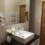 Du Vieux Tour Le Manoir Bed & Breakfast