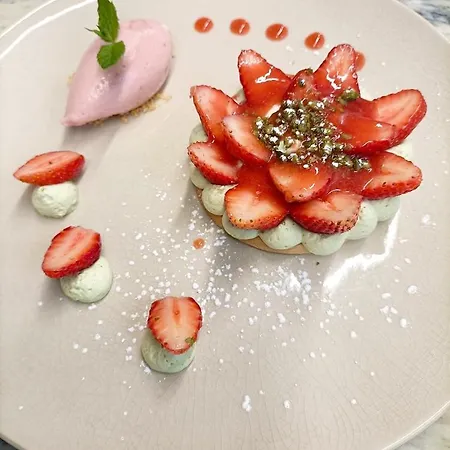 Du Vieux Tour Le Manoir B&B 3*