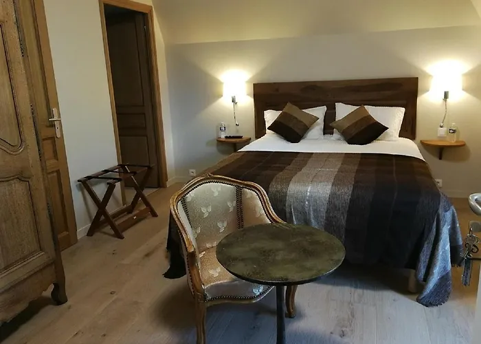 Du Vieux Tour Le Manoir