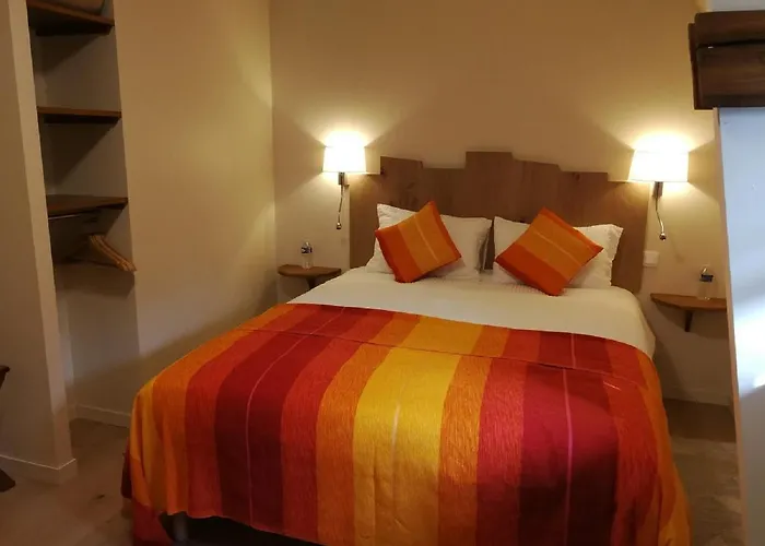 Du Vieux Tour Le Manoir B&B 3*